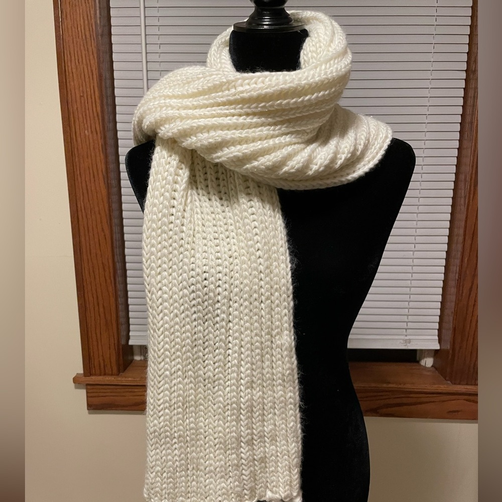Cozy Chunky Knit White Scarf